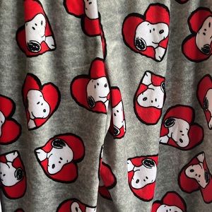 NWOT Peanuts Snoopy In Red Hearts Women’s Pajama Pants size Medium